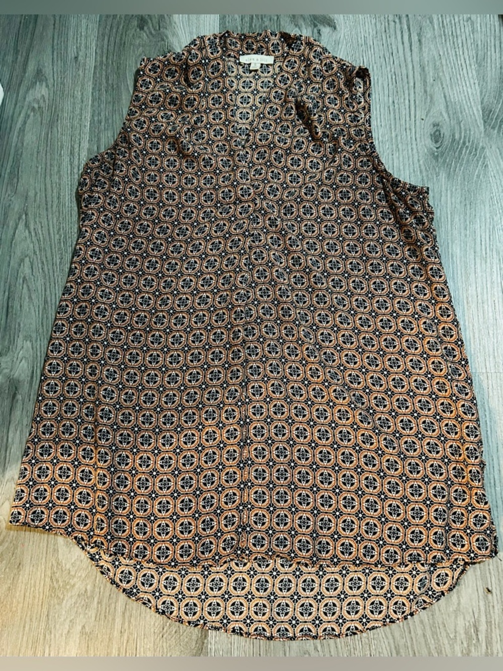 Alex & Lili Small Sleeveless Printed V-Neck Blouse - Brown Geo